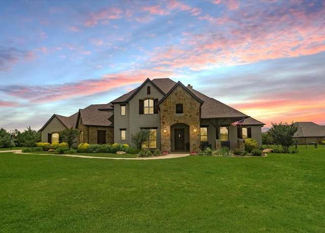 Property at 106 Rattler Way, Fort Worth, TX 76126, 4 beds, 4.5 baths