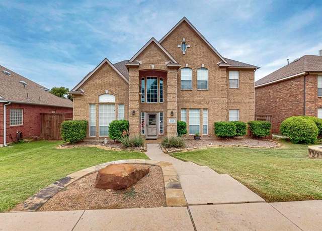 Property at 2029 Arbor Creek Dr, Carrollton, TX 75010, 4 beds, 3 baths