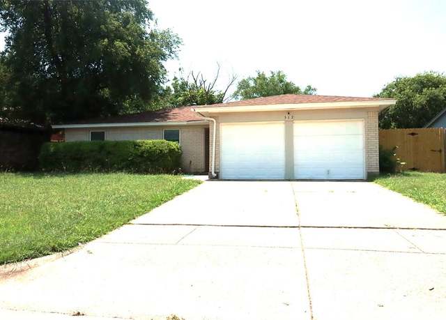 Property at 517 Annapolis Dr, Fort Worth, TX 76108, 3 beds, 2 baths