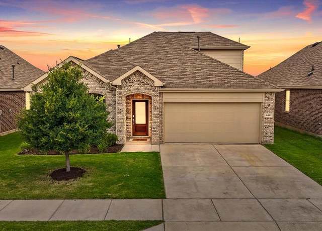 Property at 660 Ridgeback Trl, Fort Worth, TX 76052, 4 beds, 2.5 baths