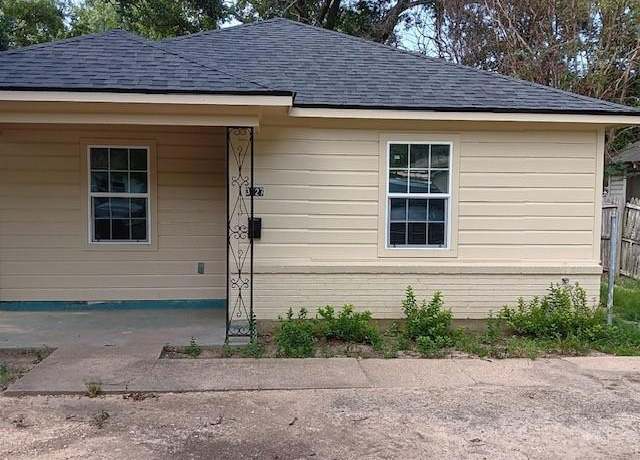 Property at 3127 Lindholm St, Shreveport, LA 71108, 2 beds, 1 bath