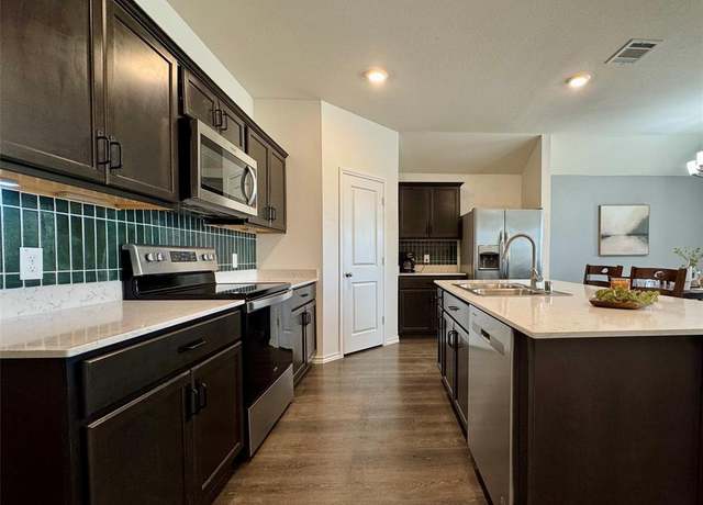 Property at 2916 Peppergrass St, Royse City, TX 75189, 4 beds, 2 baths