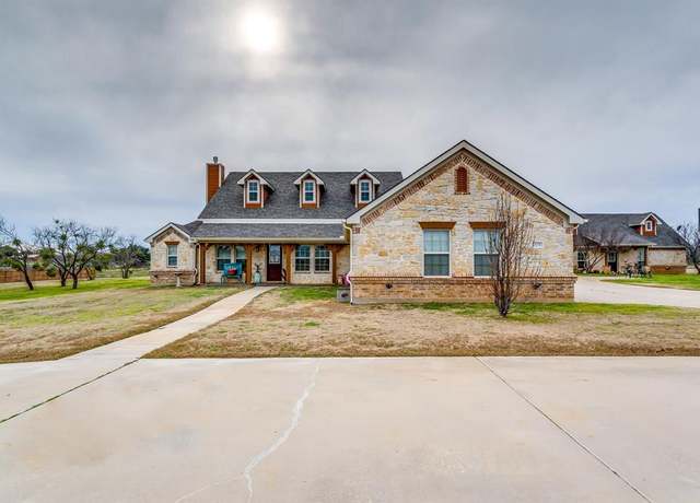 Property at 1575 Timber Creek Dr, Stephenville, TX 76401, 4 beds, 3.5 baths