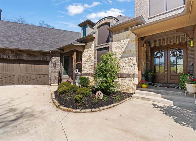 Property at 540 Prairie Timber Rd, Burleson, TX 76028, 4 beds, 4 baths