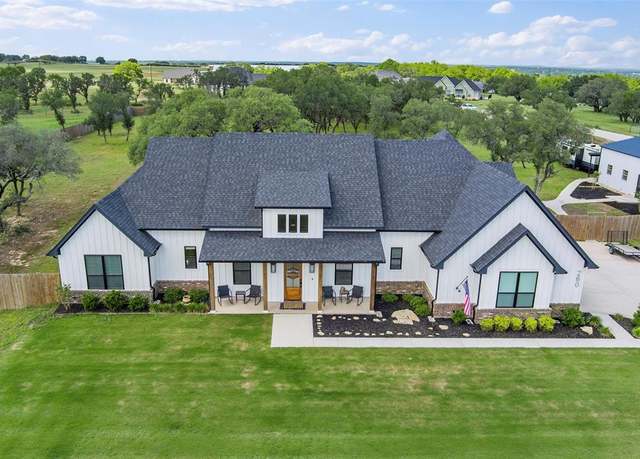 Property at 260 Greene Rd, Weatherford, TX 76087, 4 beds, 2.5 baths