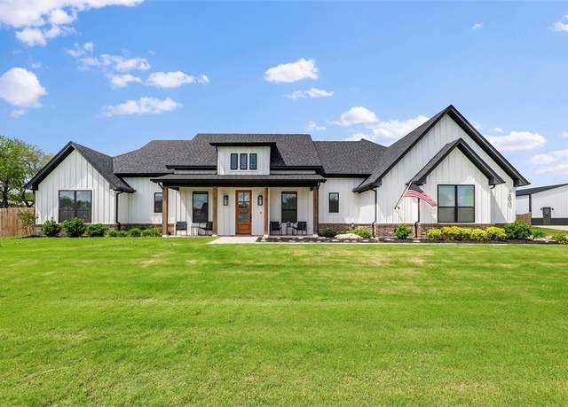 Property at 260 Greene Rd, Weatherford, TX 76087, 4 beds, 2.5 baths