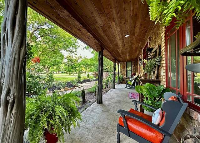 Property at 4000 Pecan Ln, Benbrook, TX 76116, 3 beds, 2.5 baths