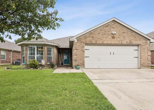 Property at 10748 Braemoor Dr, Fort Worth, TX 76052, 3 beds, 2 baths