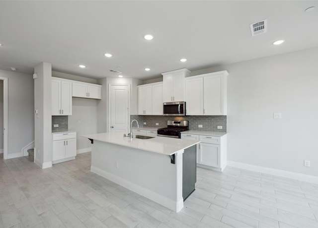 Property at 3136 Galveston St, Plano, TX 75075, 3 beds, 2.5 baths