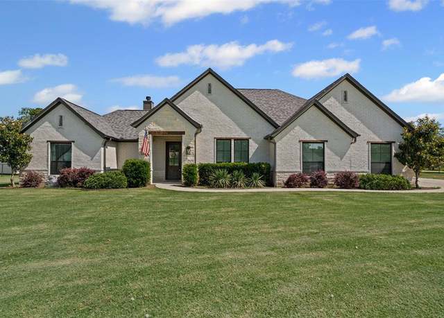 Property at 305 Scenic Creek Ct, Reno, TX 76020, 4 beds, 2 baths