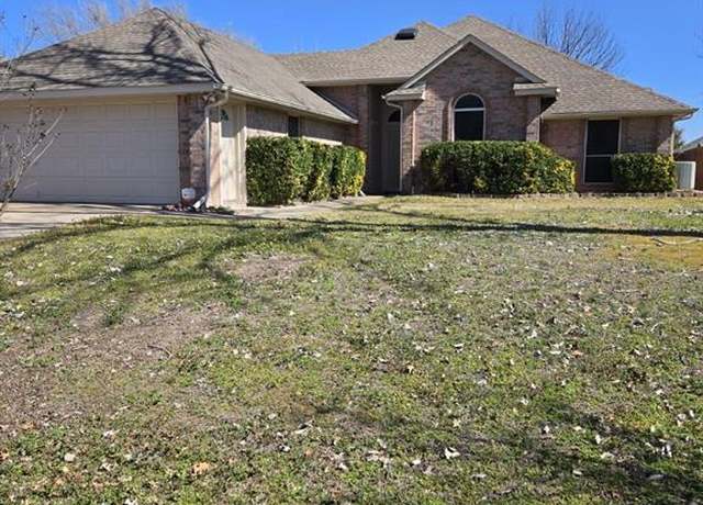 Property at 602 Hanover Dr, Waxahachie, TX 75165, 3 beds, 2 baths