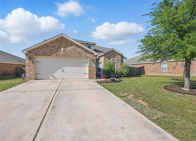 Property at 6145 Chalk Hollow Dr, Fort Worth, TX 76179, 4 beds, 2.5 baths