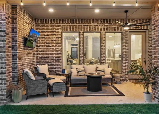 Property at 2422 Amesbury Dr, Midlothian, TX 76065, 3 beds, 2 baths
