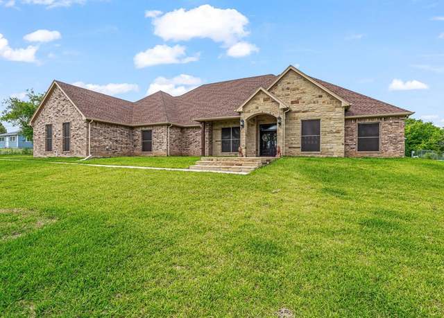 Property at 804 Sunset Acres Ct, Granbury, TX 76048, 4 beds, 4.5 baths