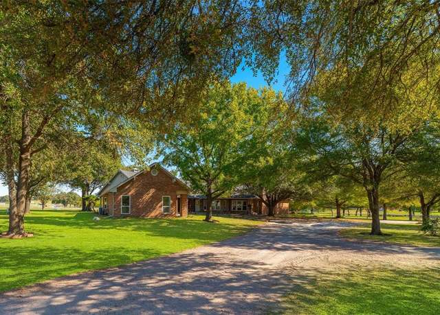Property at 11000 Saint John Rd, Pilot Point, TX 76258, 3 beds, 3.5 baths