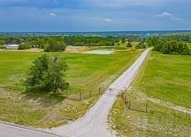 Property at 1638 Diamond Oaks Rd, Stephenville, TX 76401, 4 beds, 4 baths