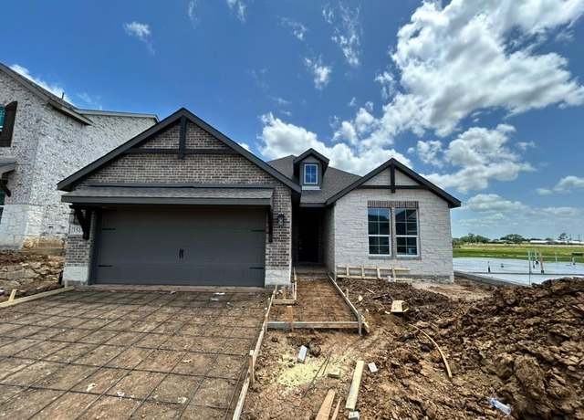Property at 3514 Columbus St, Gainesville, TX 76240, 3 beds, 2 baths