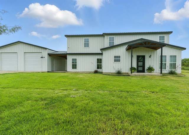 Property at 117 Walnut Ln, Weatherford, TX 76087, 4 beds, 3 baths