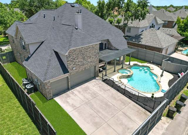 Property at 8105 Hazeltine Dr, Plano, TX 75025, 5 beds, 4 baths