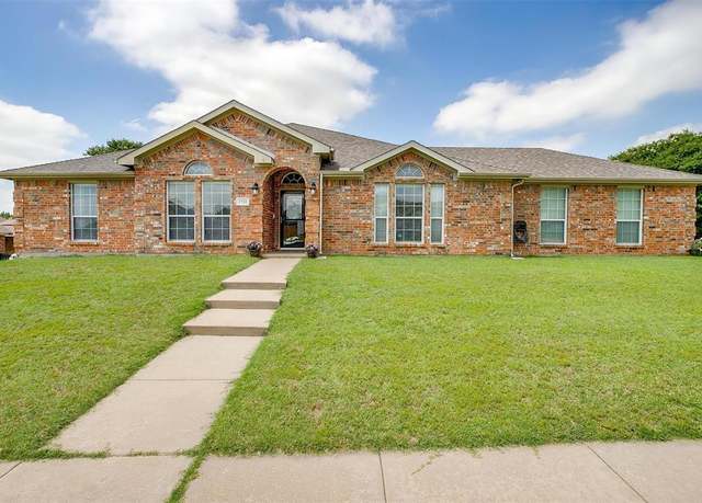 Property at 1721 Vista Ridge Dr W, Midlothian, TX 76065, 3 beds, 2 baths