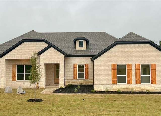 Property at 174 Fan Mill Trl, Weatherford, TX 76085, 4 beds, 2.5 baths
