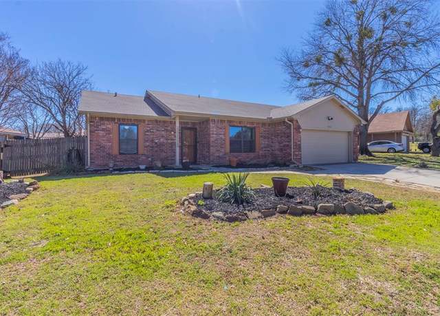 Property at 3900 Winston Dr, Denton, TX 76210, 3 beds, 2 baths