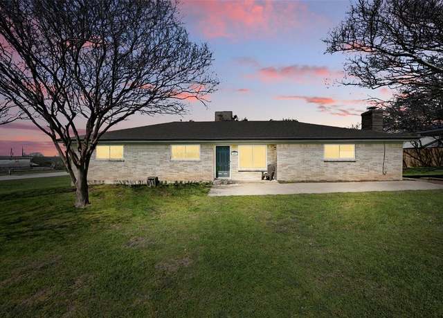 Property at 101 Chestnut St, Aledo, TX 76008, 4 beds, 2 baths