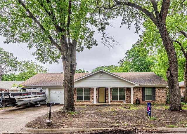 Property at 2525 Warren Ln, Fort Worth, TX 76112, 3 beds, 2 baths
