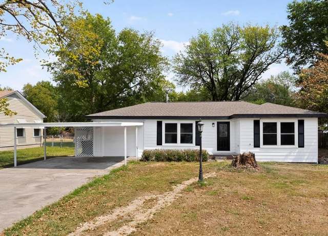 Property at 1110 Wolfe City Dr, Greenville, TX 75401, 3 beds, 2 baths
