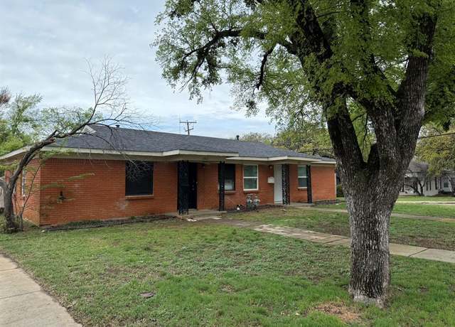Property at 2500 Normont Cir, Fort Worth, TX 76103, 4 beds, 2 baths