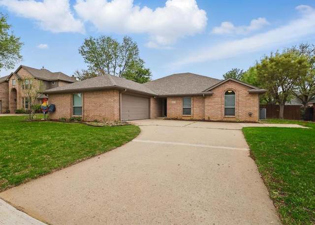 Property at 607 Indian Creek Dr, Trophy Club, TX 76262, 4 beds, 3 baths