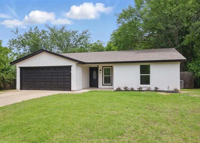 Property at 6828 Summit Ridge Dr, Watauga, TX 76148, 3 beds, 2 baths