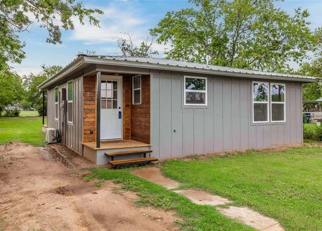 Property at 1209 Melwood Ave, Brownwood, TX 76801, 2 beds, 2 baths