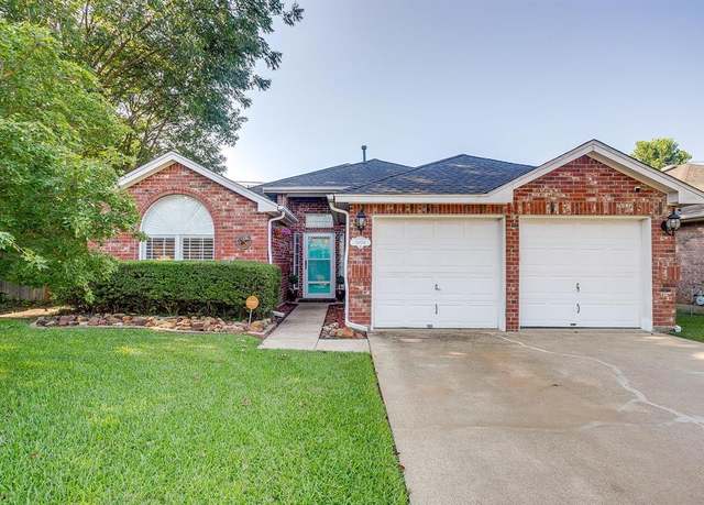 Property at 5908 Sagebrush Trl, Arlington, TX 76017, 3 beds, 2 baths