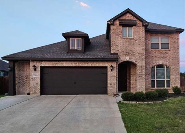 Property at 2000 Maplewood Dr, Glenn Heights, TX 75154, 4 beds, 2.5 baths