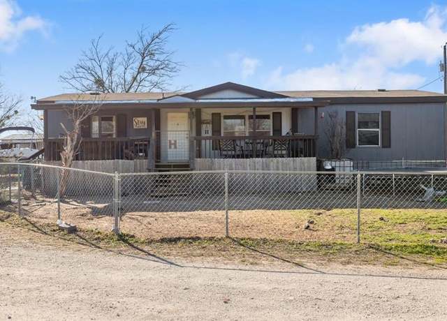 Property at 239 W Norway St, Walnut Springs, TX 76690, 3 beds, 2 baths