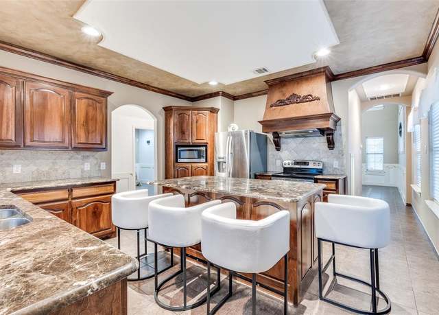 Property at 14124 Rodeo Daze Dr, Fort Worth, TX 76052, 4 beds, 3.5 baths