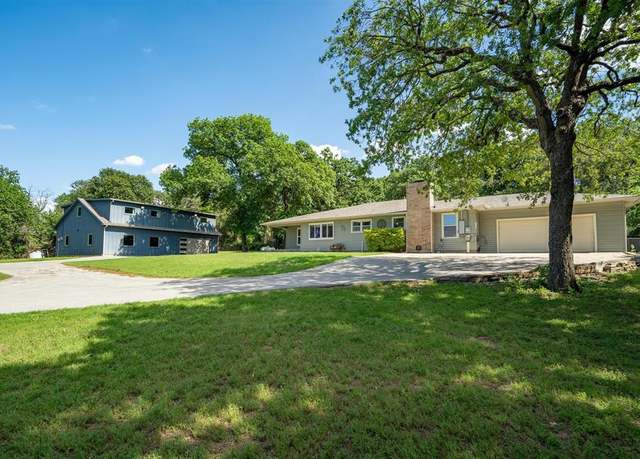 Property at 919 Old Justin Rd, Argyle, TX 76226, 3 beds, 2 baths