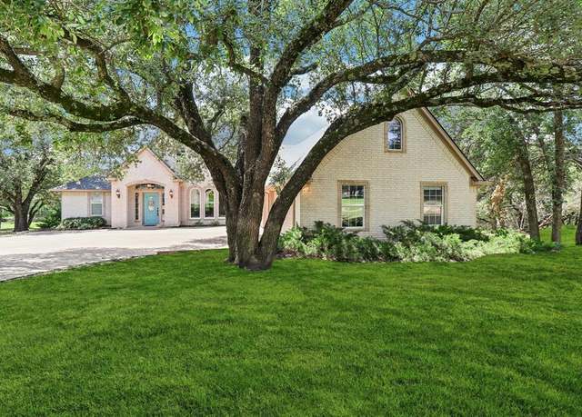 Property at 8502 Linden Ct, Granbury, TX 76049, 3 beds, 2.5 baths