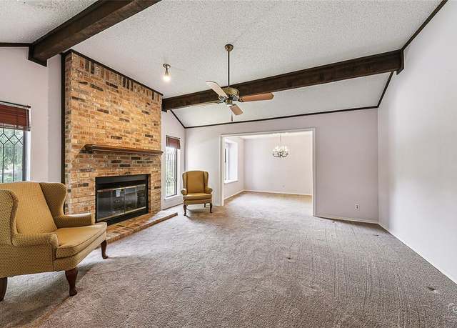 Property at 1908 Highland Park Cir, Denton, TX 76205, 2 beds, 2 baths