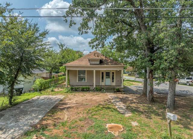 Property at 430 W Acheson St, Denison, TX 75020, 3 beds, 2 baths