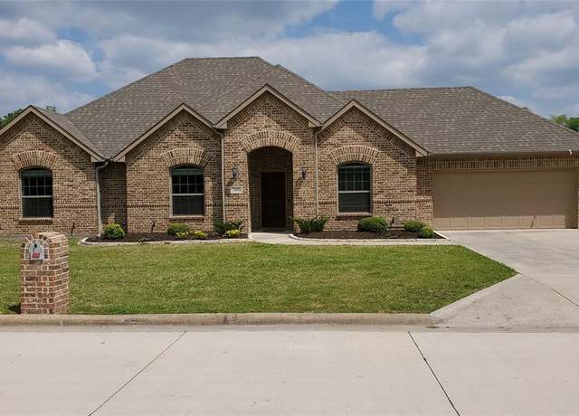 Property at 1000 Rolling Meadow Dr, Lavon, TX 75166, 4 beds, 2 baths