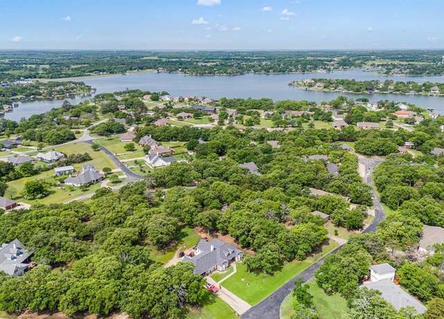Property at 226 Colt Dr, Gainesville, TX 76240, 3 beds, 2.5 baths