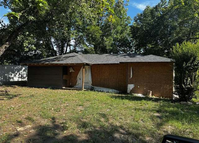 Property at 10914 Stinson Dr, Dallas, TX 75217, 4 beds, 2 baths