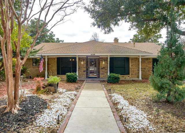 Property at 2128 Pueblo Dr, Carrollton, TX 75006, 5 beds, 3 baths