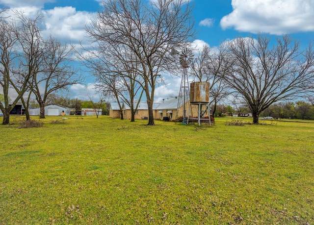 Property at 1717 Pipeline Rd, Cleburne, TX 76033, 3 beds, 2 baths