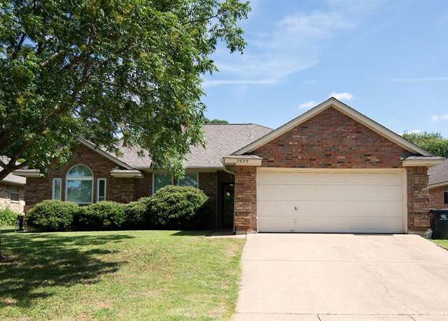Property at 2523 Satinwood Ct, Arlington, TX 76001, 3 beds, 2 baths