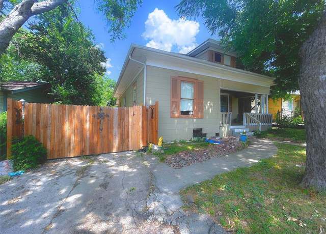 Property at 4405 Merida Ave, Fort Worth, TX 76115, 3 beds, 2 baths