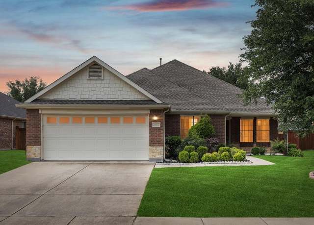 Property at 2912 Montalbo, Grand Prairie, TX 75054, 3 beds, 2 baths