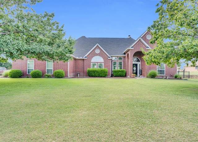 Property at 5631 Mission Ct, Midlothian, TX 76065, 3 beds, 2 baths